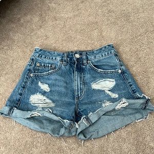 medium wash mom jean shorts